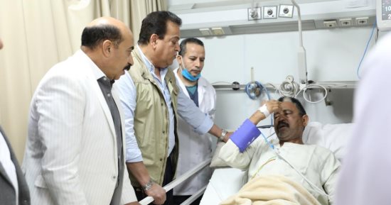 وزير الصحة: إتاحة جميع الخدمات الطبية وتوفير الأدوية والتطعيمات للنازحين من السودان