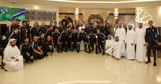 القنصل المصرى ووفد مجلس أبو ظبى الرياضى فى استقبال بعثة الأهلى بالمطار