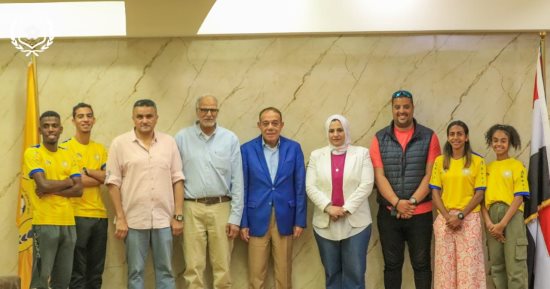 الإسماعيلى يكرم أبطال الغوص والإنقاذ بعد حصولهم على 12 ميدالية