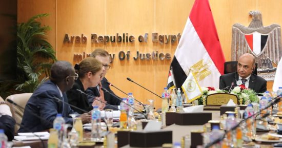 وزير العدل يبحث سبل التعاون المشترك مع نائب رئيس مجموعة البنك الدولي   