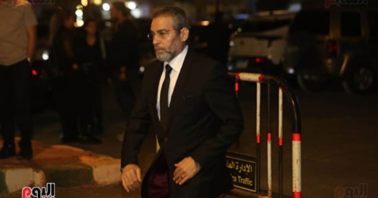 أحمد عبد العزيز وأحمد حسن ومصطفى أبو سريع يقدمون واجب العزاء فى مصطفى درويش