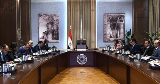 رئيس الوزراء يوجه بسرعة صرف بدل الانتقال 100% للمرحلة الأولى من الوزارات والجهات المنتقلة للعمل بالعاصمة الإدارية