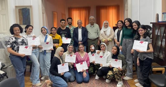 طلاب التربية الفنية جامعة حلوان يشاركون فى مشروع للتربية المتحفية