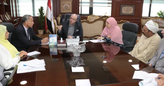 محافظ بنى سويف يوجه بسرعة تنفيذ الحلول لشكوى أهالى عزبة مطيريد بكوم أبوخلاد