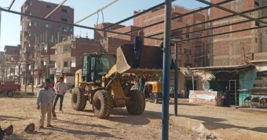محافظ الشرقية يُتابع تطوير ونقل موقف سيارات الأجرة الجديد بمدينة القنايات