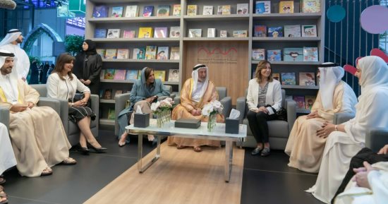 وزيرة الثقافة في مهرجان الشارقة للطفل: تعاون ثقافى مثمر بين مصر والإمارات 