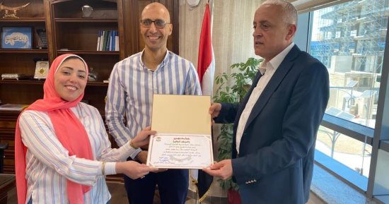 جهاز مدينة القاهرة الجديدة يُكرم الموظف المثالى عن شهر أبريل 2023 تقديراً لجُهده