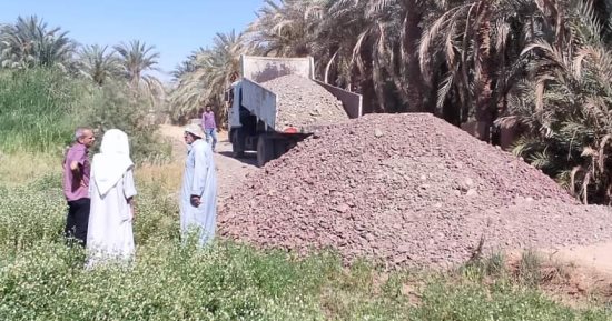 رئيس مركز الخارجة يوجه بفتح شارع بورسعيد لتسهيل الحركة المرورية على المواطنين