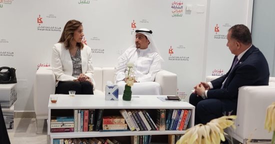 وزيرة الثقافة ورئيس هيئة الشارقة يناقشان تسويق الكتب الأجنبية بأسعار مخفضة