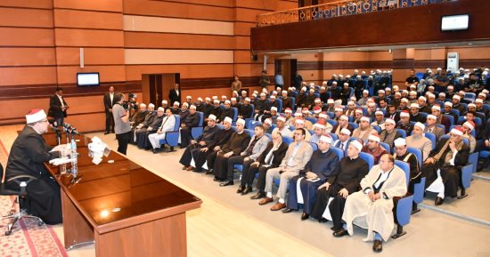 وزير الأوقاف للقراء والمبتهلين والأئمة: "أنتم فخر الأمة" 