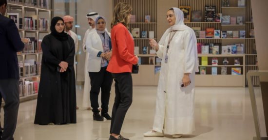 وزيرة الثقافة تتفقد بيت الحكمة ودارة القاسمي بالشارقة وتُشيد بمحتوياتهما