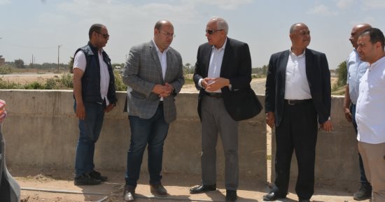 محافظ الجيزة: إنشاء وحدة لطب الأسرة ومجمع للخدمات الزراعية بقرية الودى بالصف