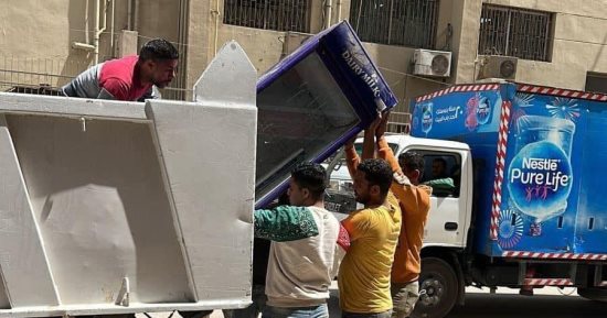 حى الهرم يشن حملة مكبرة لرفع إشغالات المقاهى والمحال بقطاع المنشية