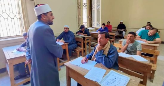 وكيل أزهر الشرقية يتفقد لجان امتحانات النقل
