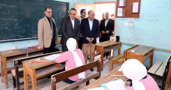 محافظ الشرقية يتفقد لجان امتحانات صفوف النقل 