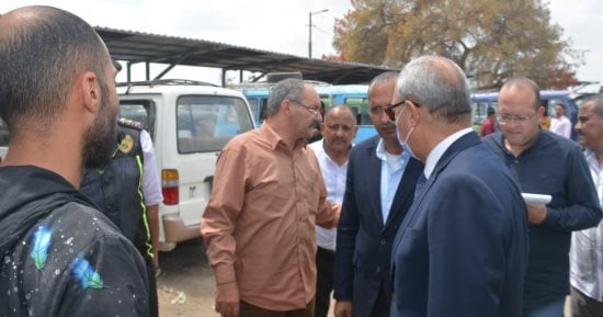 محافظ القليوبية: استمرار تركيب بنرات التعريفة بجميع المواقف والتصدي لأي مُخالفة