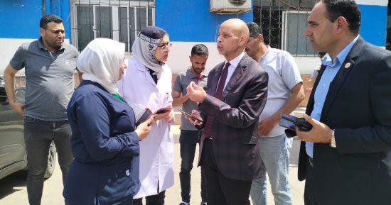 خروج مصابى حادث انقلاب أتوبيس حضانة من مستشفى منيا القمح بالشرقية