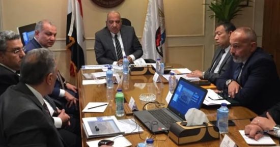 وزير قطاع الأعمال يبحث مع رئيس صندوق التنمية الحضرية الاستفادة من بعض أراضى الشركات  