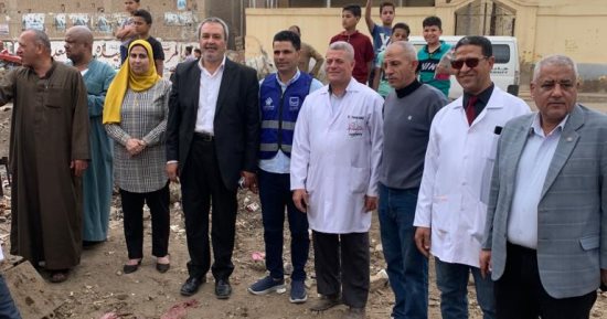 حياة كريمة.. فحص 1017 حالة خلال قافلة طبية في قرية "سندسيس" بالمحلة