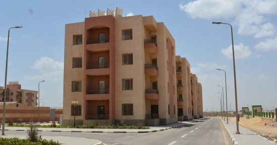 محافظ الجيزة: مشروع سكنى متكامل يضم 256 وحدة لمواطنى قرية الديسمى متضررى السيول