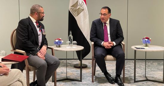 وزير خارجية بريطانيا يشكر مصر على المساعدة فى إجلاء رعايا المملكة المتحدة من السودان