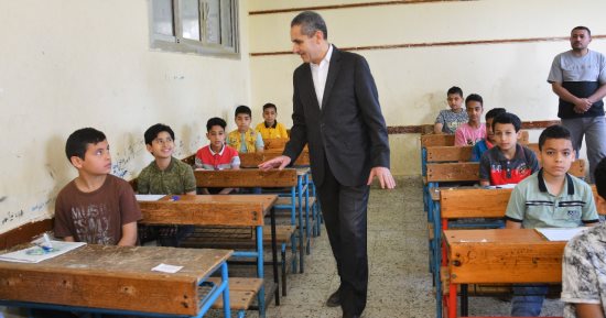 محافظ الغربية يتفقد لجان امتحانات نهاية العام بزفتى
