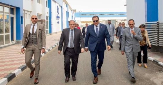رئيس هيئة الاعتماد والرقابة: مصر تتقدم بخطى ثابتة نحو توطين صناعة الدواء