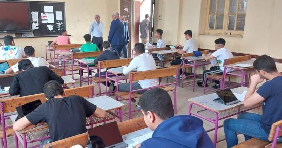 انتظام لجان امتحانات نهاية العام لصفوف النقل .. صور 