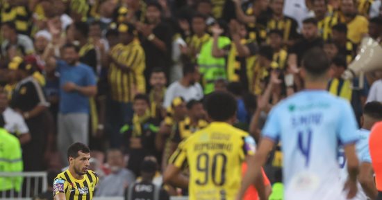 الاتحاد يكتسح أبها برباعية ويوسع الفارق في صدارة ترتيب الدوري السعودي.. فيديو