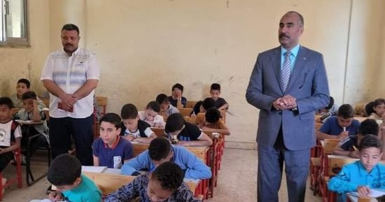 وكيل وزارة التربية والتعليم بالمنوفية يتفقد الامتحانات بالمدارس