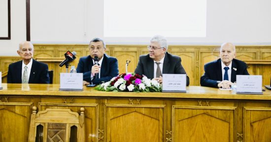جمعية المهندسين المصرية تمنح وزير التعليم العالى العضوية الفخرية