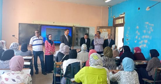 مدير تعليم الجيزة يتفقد تدريب المعلمين الجدد المستهدفين بمسابقة 30 ألف معلم