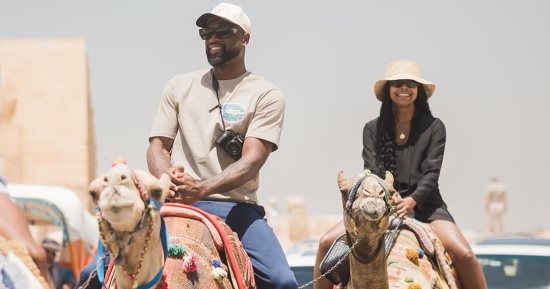 جمال النيل وعظمة الأهرامات..أسطورة كرة السلة دوين ويد يزور مصر
