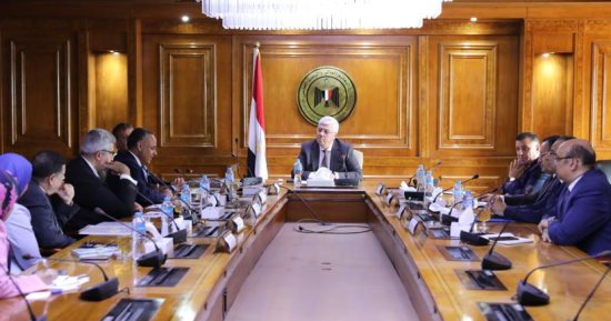 وزير التعليم العالى يبحث سبل دعم التعاون مع المنظمة الأوروبية للبحوث النووية