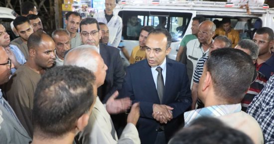 نائب محافظ المنيا يتفقد مواقف الأجرة لمتابعة الالتزام بتعريفة المواصلات 