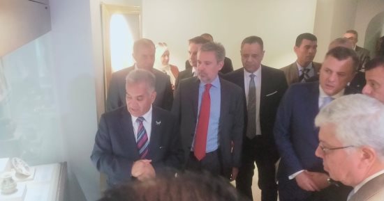 وزيرا السياحة والتعليم العالى يفتتحان متحف الزعفران بجامعة عين شمس.. صور