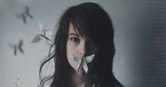4 أبراج كتومة لا تخبر الآخرين عن حزنها.. الحمل أبرزهم