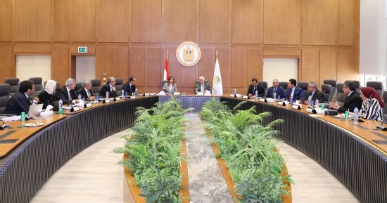 عاشور يرأس الاجتماع الأول لمجلس بنك المعرفة وتحميل 22 مليون مستند بالمنصة