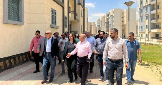 الإسكان فى يوم.. رئيس صندوق الإسكان الاجتماعى تتفقد مشروعات مدينة أكتوبر الجديدة.. رئيس جهاز العبور يكشف تفاصيل مشروعات المياه والصرف.. و"الشروق" تعلن تسليم قطعة أرض لتنفيذ أول فندق سياحى بالمدينة