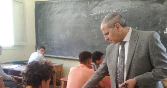 وكيل تعليم كفر الشيخ يتفقد اللجان مؤكداً عدم تلقى غرفة العمليات شكاوى