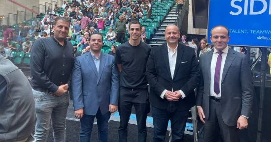 قنصل مصر بشيكاغو يرحب بفراعنة الاسكواش المشاركين فى بطولة العالم الدولية