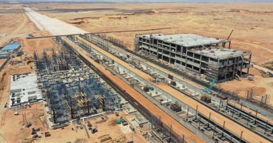 مصر تنفذ قناة سويس جديدة على القضبان.. الخط الأول للقطار السريع محور تنمية لوجستى يربط البحر الأحمر بالمتوسط والمناطق الصناعية بالموانئ البحرية.. طوله 675 كم وبه 22 محطة منها 10 محطات سريعة و12 إقليمية