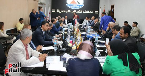 النائب تيسير مطر يوجه الشكر لمجلسى "النواب والشيوخ": يقومون بواجباتهم إزاء الشعب والحكومة