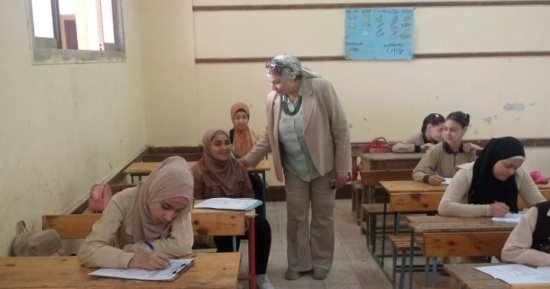 مدير تعليم القليوبية تتفقد لجان الامتحانات بمدارس إدارة قليوب التعليمية