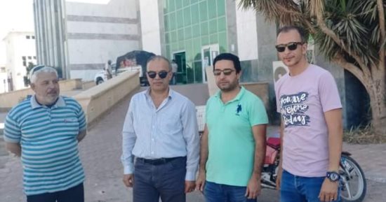 وكيل صحة جنوب سيناء يشهد نقل وإنشاء المستشفى الميدانى بحديقة مستشفى الطور 
