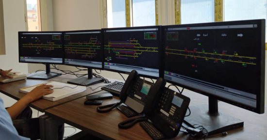 دخول برج أسيوط الخدمة بعد تحويل إشارات السكة الحديد لكهربائية.. صور