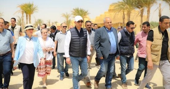 مشروع سياحى فريد بالتعاون بين مصر والأردن.. محافظة الفيوم تستعد لإنشاء أول ملاذ آمن للحيوانات.. إقامة المشروع فى موقع للجذب السياحى بمحمية وادى الريان على ألف فدان.. ويشمل توفير مساكن للحيوانات المعرضة للإيذاء