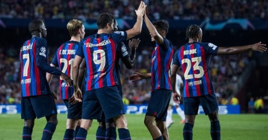ليفاندوفسكي يتصدر قائمة برشلونة لمواجهة إسبانيول فى الدورى الإسباني