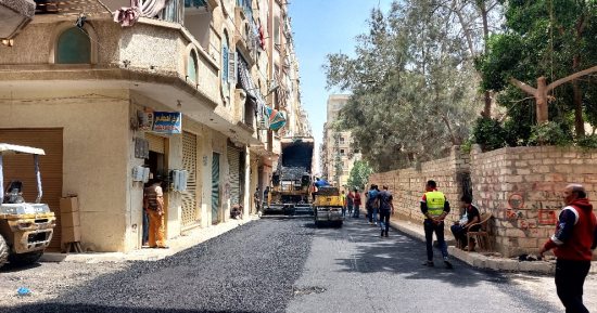 محافظ الإسكندرية: تخصيص 26 مليون جنيه لرصف 8 شوارع رئيسية بنطاق حى العجمى