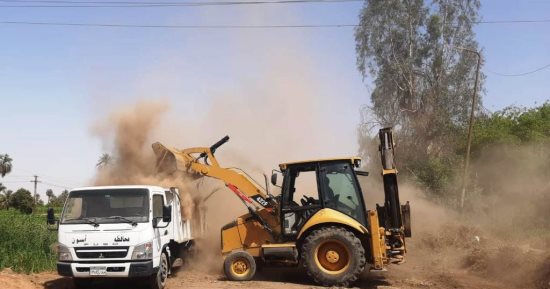 رفع 30 طن أتربة وتراكمات ‎ضمن جهود المحليات بمحافظة أسوان